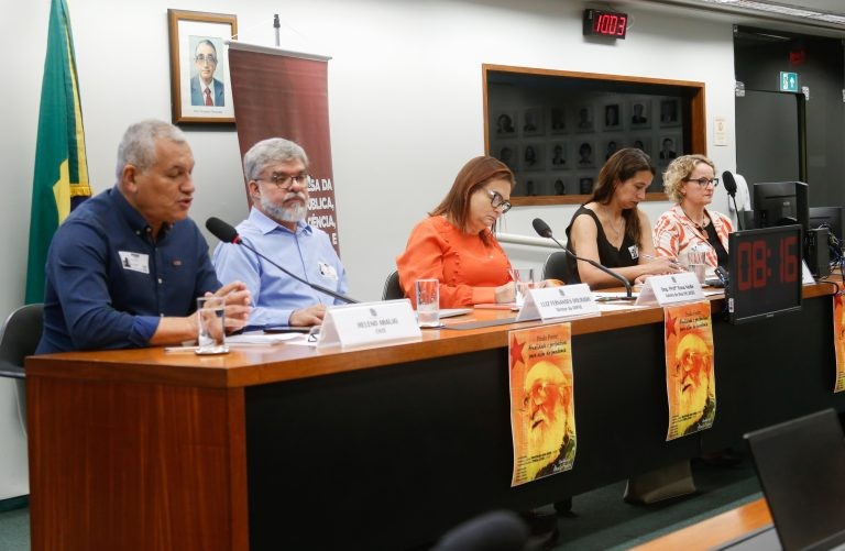 Audiência debateu resoluções do CNE sobre a formação de professores - (Foto: Elaine Menke/ Câmara dos Deputados)