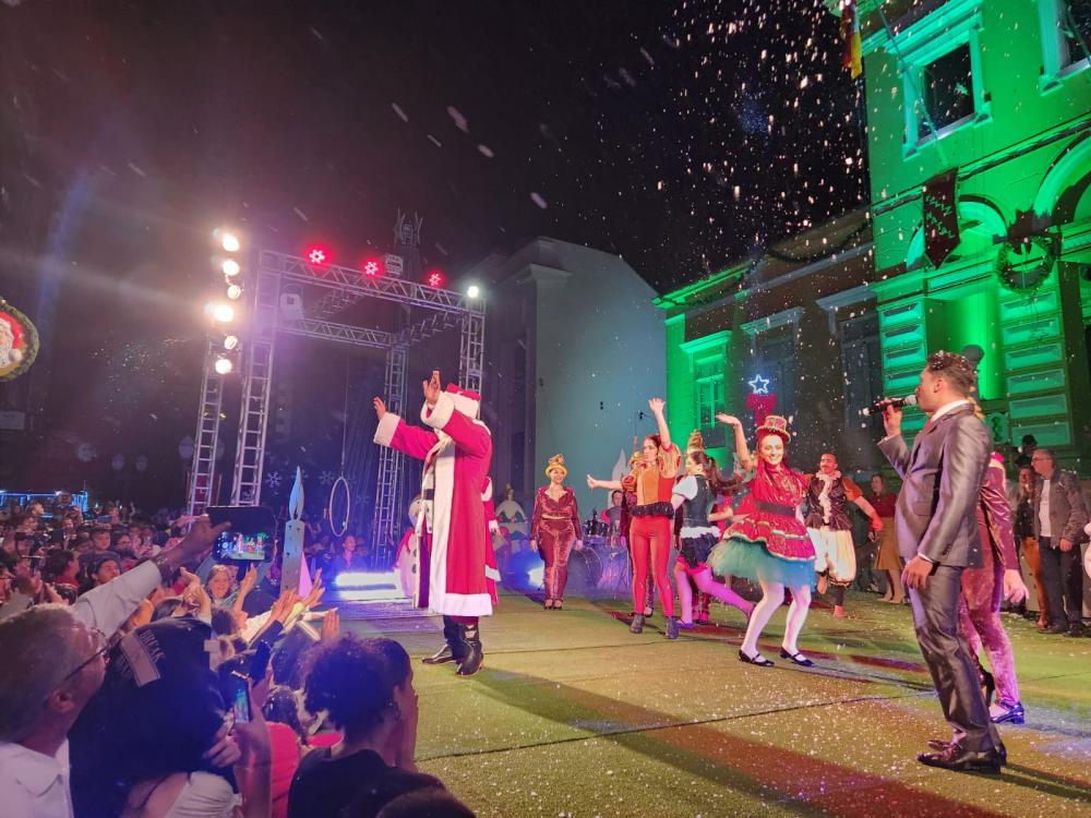 Chegada do Papai Noel teve recorde de público na Via del Vino - Fotos: NB Notícias
