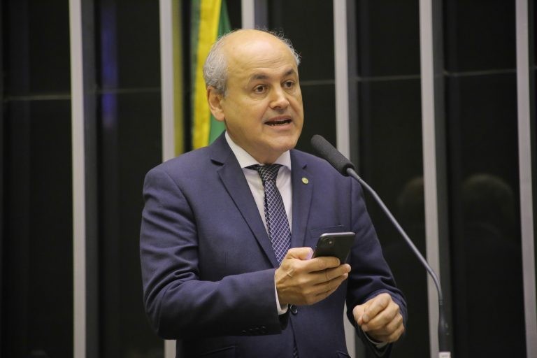Fruet: a presença de árvores permite o resfriamento de ambientes - (Foto: Paulo Sérgio/Câmara dos Deputados)