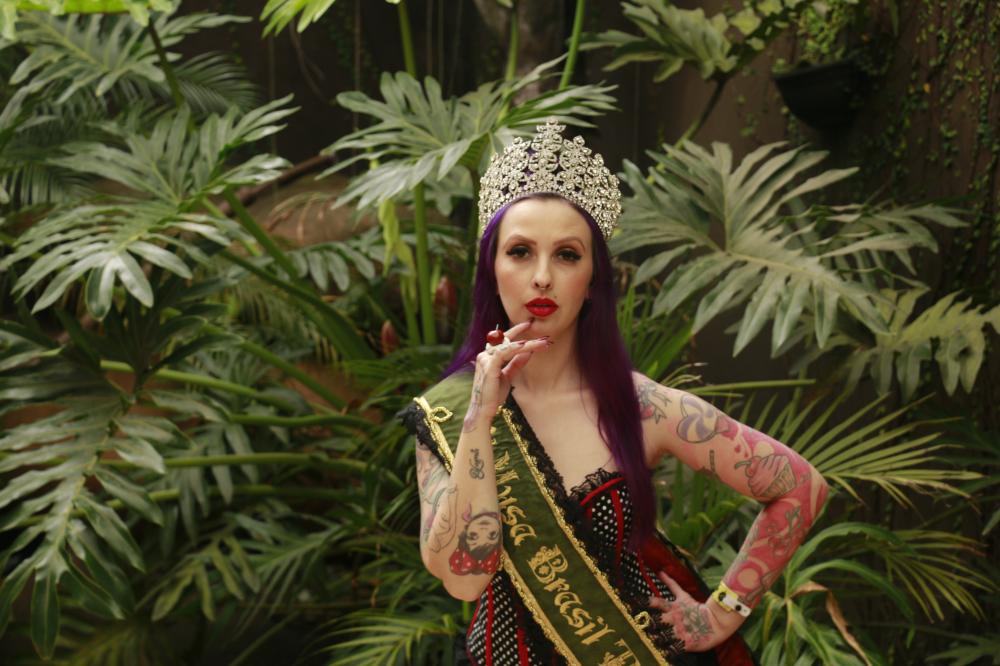 Miss Cherry Doll conquistou o título Musa Brasil Tattoo, o qual se une as mais de seis premiações que já recebeu durante sua trajetória no mundo das artes na pele. Crédito: Divulgação