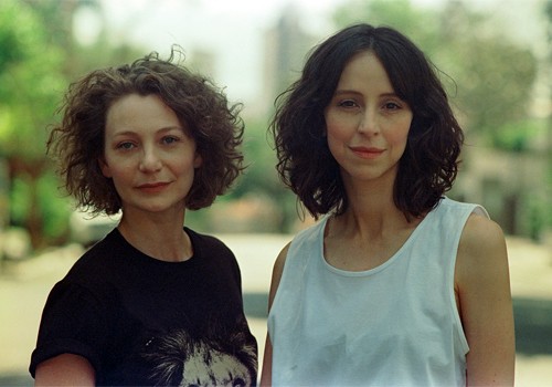 Mariana Leme e Rita Batata compartilham processo criativo com o público (Crédito da imagem: Renato Batata/Divulgação - Edição: CCOM Funarte)