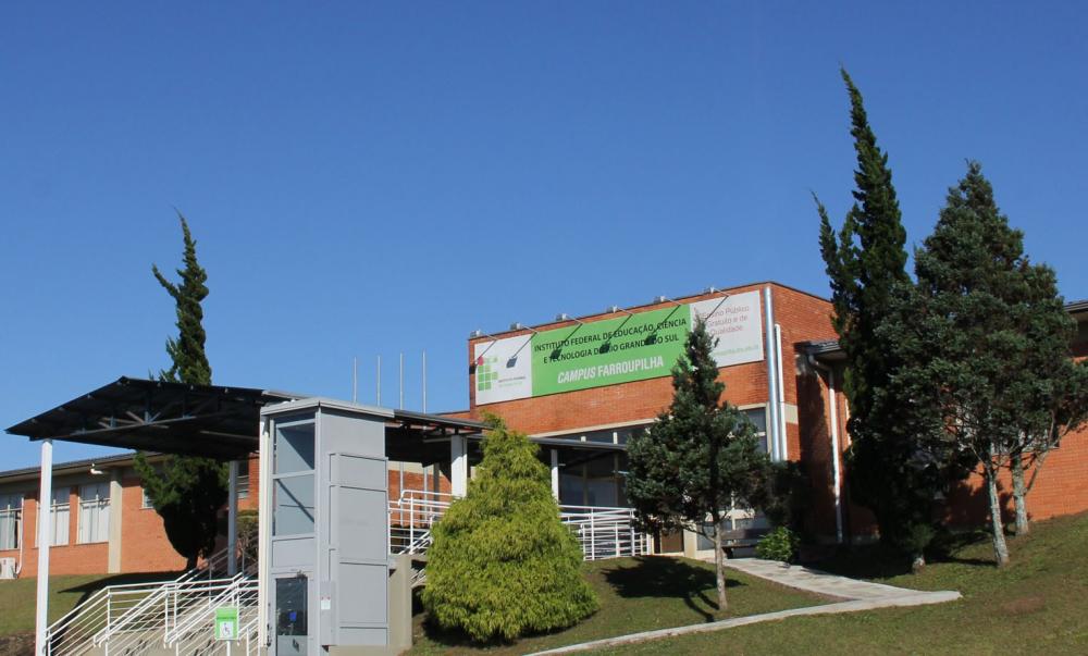 Os profissionais buscados são nas áreas de informática, pedagogia e educação física. Crédito: Divulgação