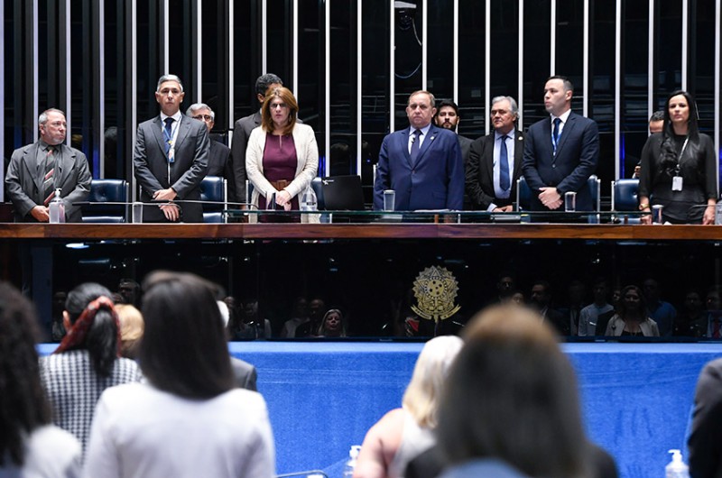 A sessão foi requerida pelo senador Izalci Lucas, que a presidiu - Jefferson Rudy/Agência Senado