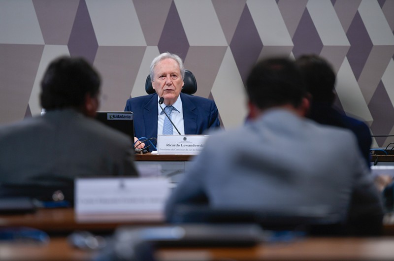 Presidente da comissão de juristas, o ministro do STF Ricardo Lewandowski conduziu a reunião - Edilson Rodrigues/Agência Senado