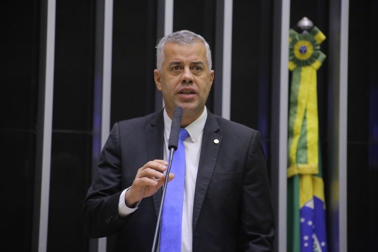 O relator, deputado Evair Vieira de Melo, recomendou a aprovação da proposta - (Foto: Paulo Sérgio/Câmara dos Deputados)