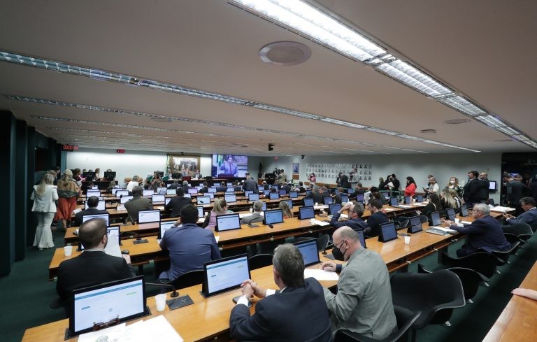 Prefeitos de todo País acompanharam reunião da CCJ nesta quarta-feira - (Foto: Bruno Spada/ Câmara dos Deputados)