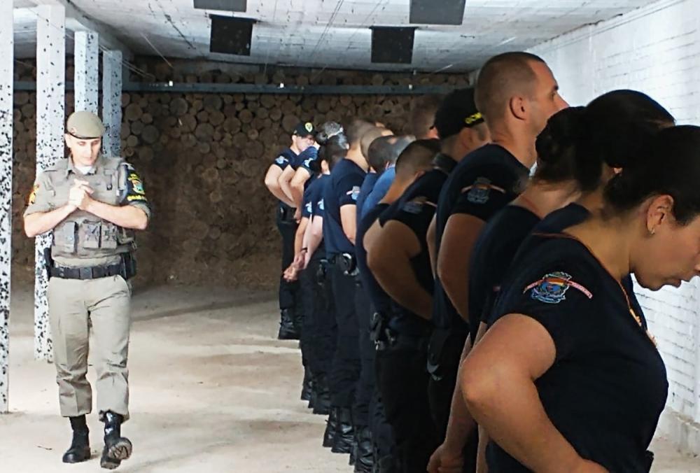 Agentes realizaram avaliação teórica e prática de disparos com arma de fogo - Foto: Prefeitura Municipal/Divulgação