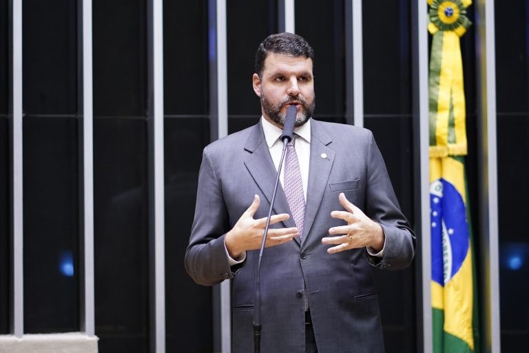 O relator, Pedro Lupion, recomendou a aprovação da proposta - (Foto: Pablo Valadares /Câmara dos Deputados)
