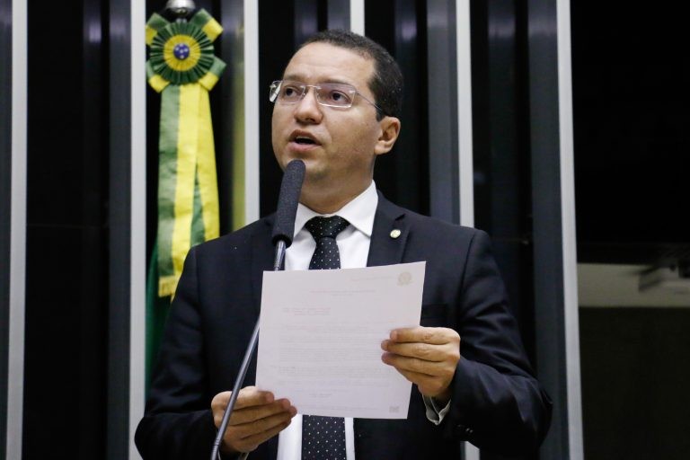 O relator Tito recomendou a aprovação da proposta - (Foto: Marina Ramos/Câmara dos Deputados)
