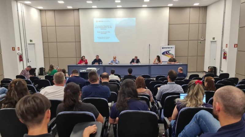 Encontro com prefeitos e secretários demonstrou projeto que visa aumentar segurança hídrica na região -Foto: Rodrigo Martins / Seapdr