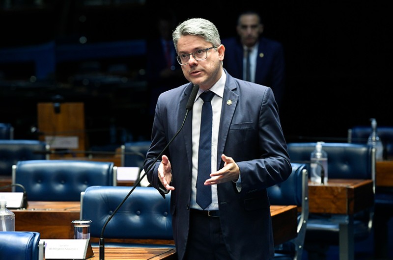 O projeto é de autoria do senador Alessandro Vieira - Jefferson Rudy/Agência Senado