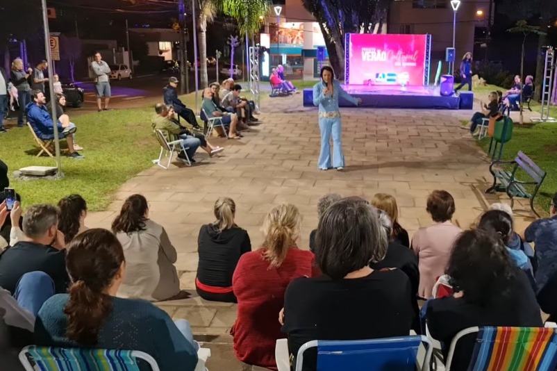 Johnny Grace sobe ao palco na noite desta terça-feira, 29, em São Pedro - Foto: Reprodução/Facebook