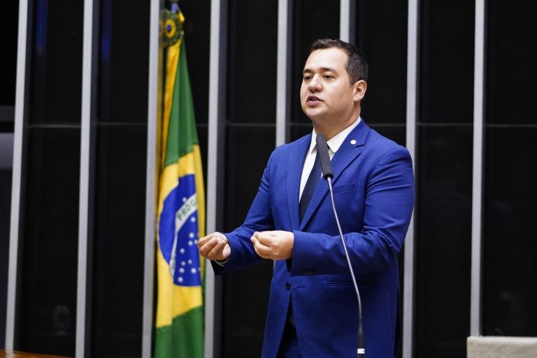 O relator Ricardo Silva recomendou a aprovação da proposta - (Foto: Pablo Valadares/ Câmara dos Deputados)
