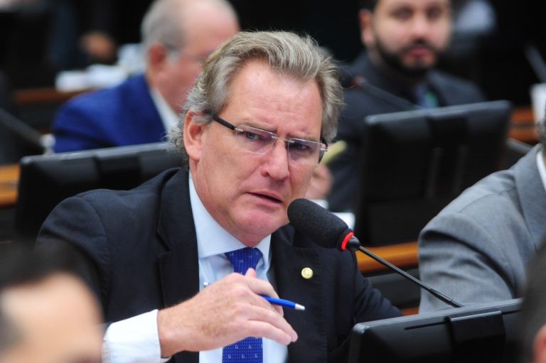 Entidades patronais defendem política de retomada do setor industrial