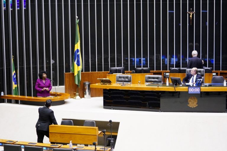 Deputados votam projetos no Plenário - (Foto: Pablo Valadares/ Câmara dos Deputados)