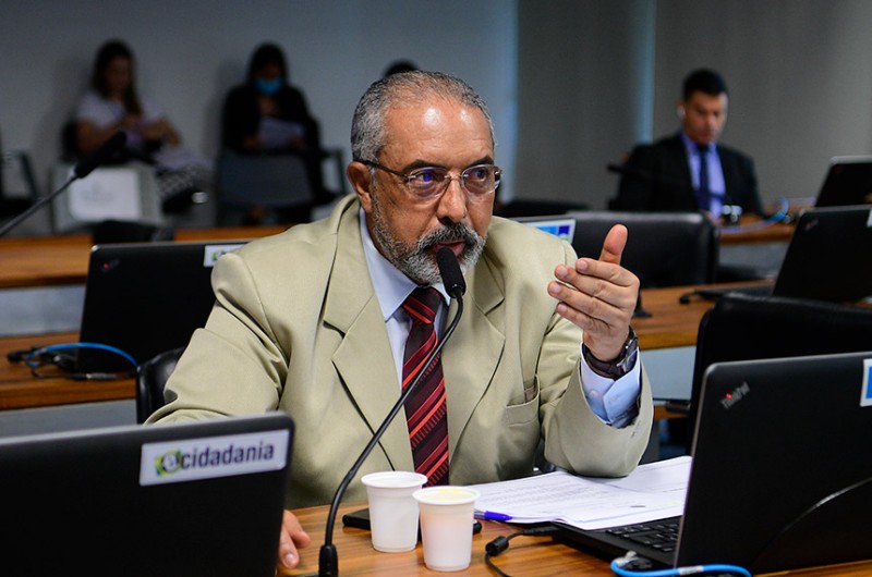 Abdias do Nascimento, com Darcy Ribeiro, em homenagem no Rio de Janeiro - Pedro França/Agência Senado