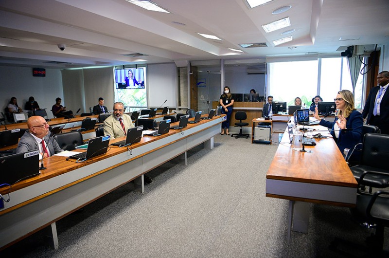 Senadores durante a reunião da Comissão de Educação, Cultura e Esporte (CE) - Pedro França/Agência Senado