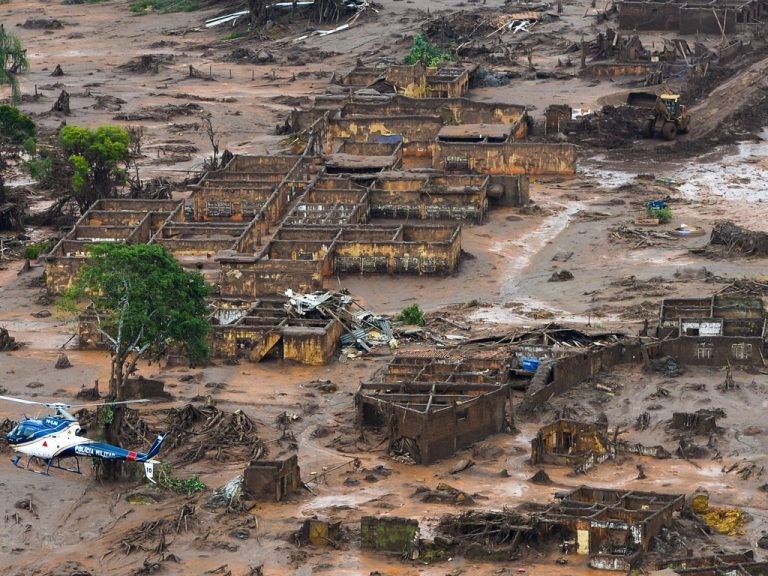Comunidade Bento Rodrigues, uma das atingidas pelo desastre da Barragem do Fundão - (Foto: Antônio Cruz/Agência Brasil)