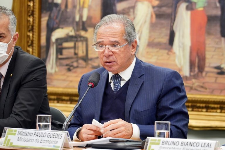 Por ter sido convocado, Paulo Guedes é obrigado a comparecer à comissão - (Foto: Pablo Valadares/Câmara dos Deputados)