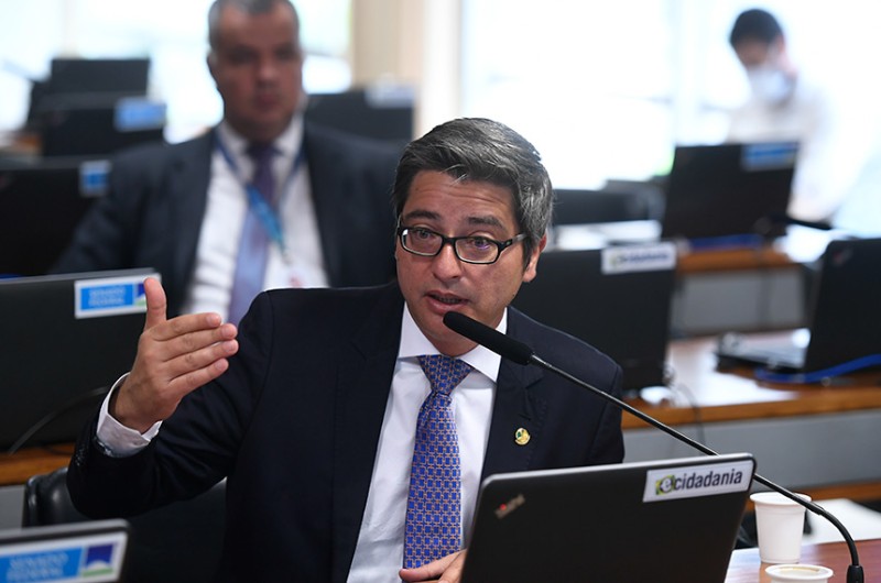 Para o autor, Carlos Portinho, proposta busca dar fim à insegurança jurídica causada por não haver legislação própria sobre o assunto - Edilson Rodrigues/Agência Senado