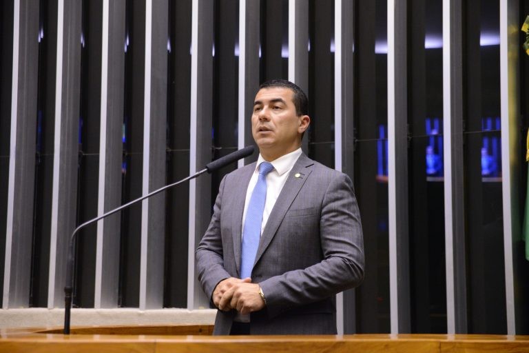 Luis Miranda recomendou a aprovação do projeto com ajustes no texto original - (Foto: Wesley Amaral/Câmara dos Deputados)