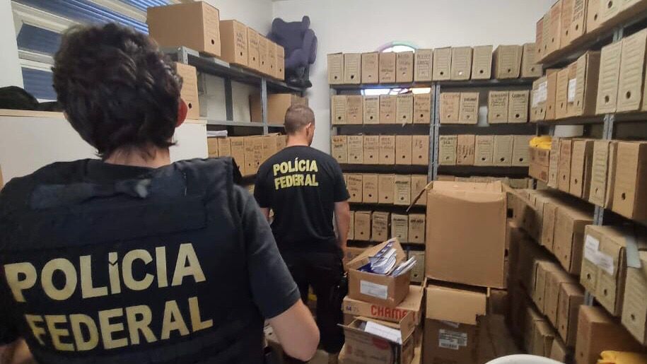 Na Serra, policiais federais estão em Caxias do Sul e Nova Prata.