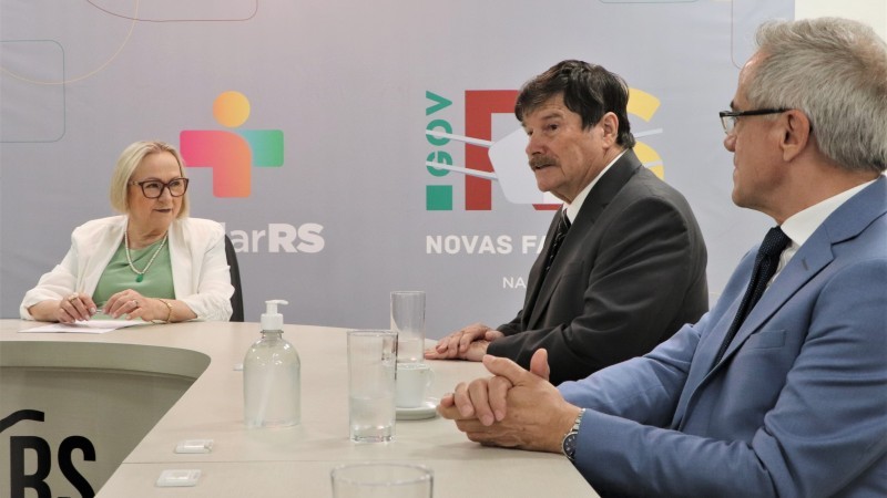 Secretária Arita recebeu o diretor Gomes e o coordenador Grossini, da Fundação Universitária de Cardiologia (FUC) -Foto: Divulgação / SES