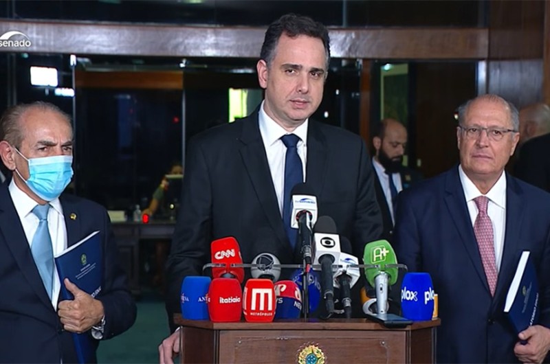 Marcelo Castro, Rodrigo Pacheco e Geraldo Alckmin durante entrevista coletiva nesta quinta-feira - Reprodução/TV Senado