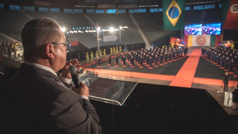 Governador Ranolfo foi paraninfo da turma que se formou em solenidade no Gigantinho -Foto: Rodrigo Ziebell / Palácio Piratini