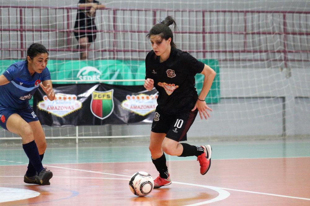 Achley, artilheira da equipe, é uma das esperanças de gol / Foto: Kévin Sganzerla