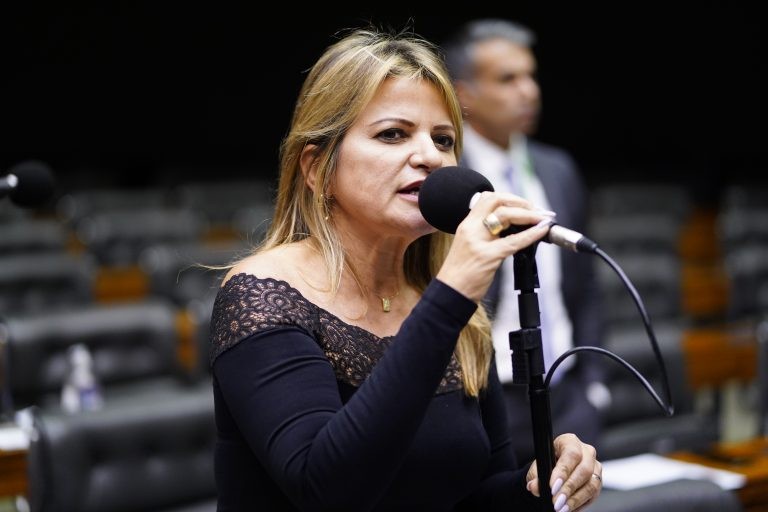 Comissão aprova gratuidade de procuração para receber benefícios previdenciários