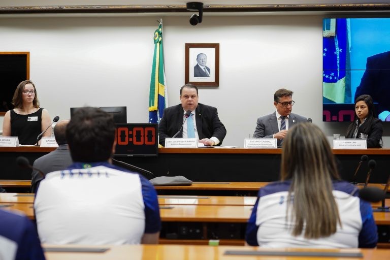 Comissão do Esporte debateu realização dos Jogos Universitários Brasileiros - (Foto: Pablo Valadares/Câmara dos Deputados)