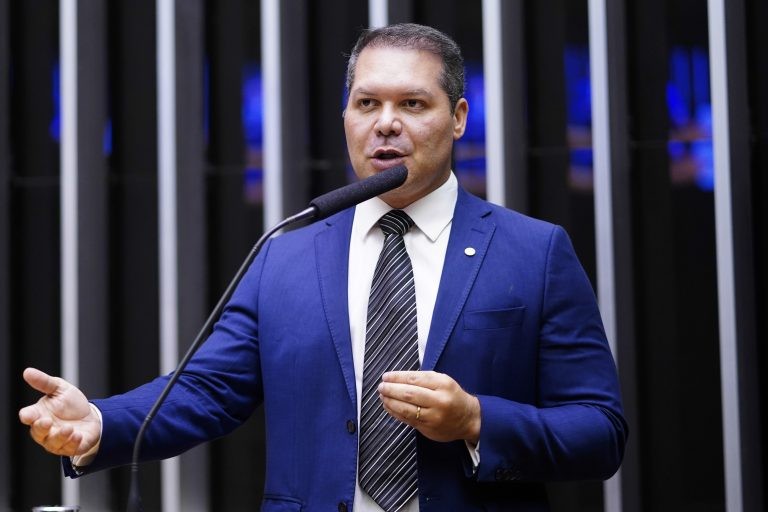 Freire: “A promoção das práticas esportivas exige empenho contínuo do poder público” - (Foto: Pablo Valadares/Câmara dos Deputados)