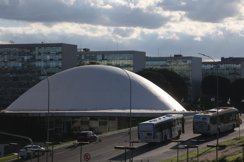 Senado aprova PEC que dá desconto no IPTU para imóveis sustentáveis