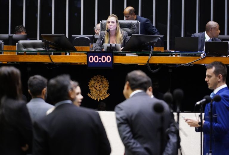 Deputada Celina Leão preside a sessão do Plenário - (Foto: Pablo Valadares/Câmara dos Deputados)