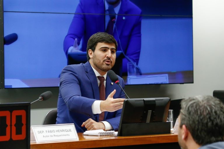 Obstrução adia votação do Estatuto do Nascituro na Comissão da Mulher