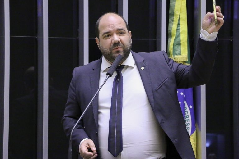 O relator, deputado Gurgel, recomendou a aprovação do texto com mudanças - (Foto: Wesley Amaral/Câmara dos Deputados)
