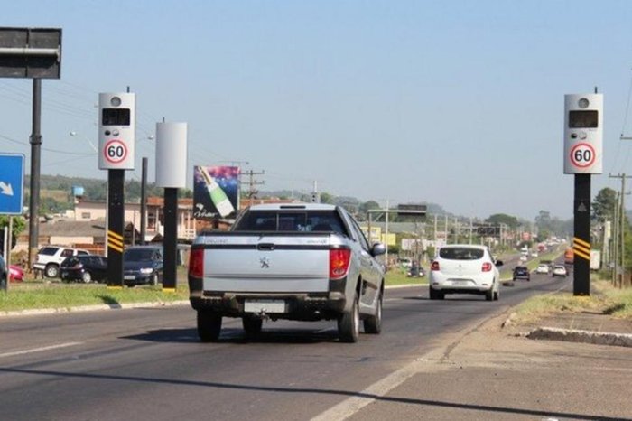 Três contratos de lombadas eletrônicas foram paralisados. Crédito: Júlio Cunha Neto / Daer / Divulgação