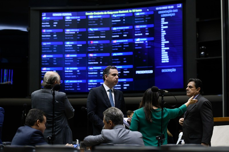 Recursos serão destinados ao incremento de programas agrários até à aquisição de prédios para a Justiça Federal, entre outros - Edilson Rodrigues/Agência Senado