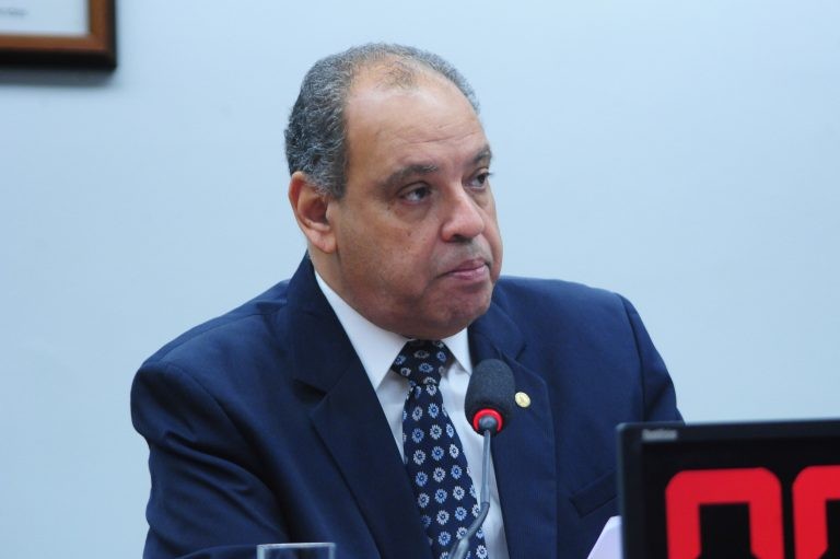 Para Alves, falta de um banco de dados nacional gera dispersão de conteúdos - (Foto: Billy Boss/Câmara dos Deputados)