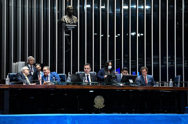 Presidente do Senado, Pacheco (C) conduziu a sessão - Roque de Sá/Agência Senado