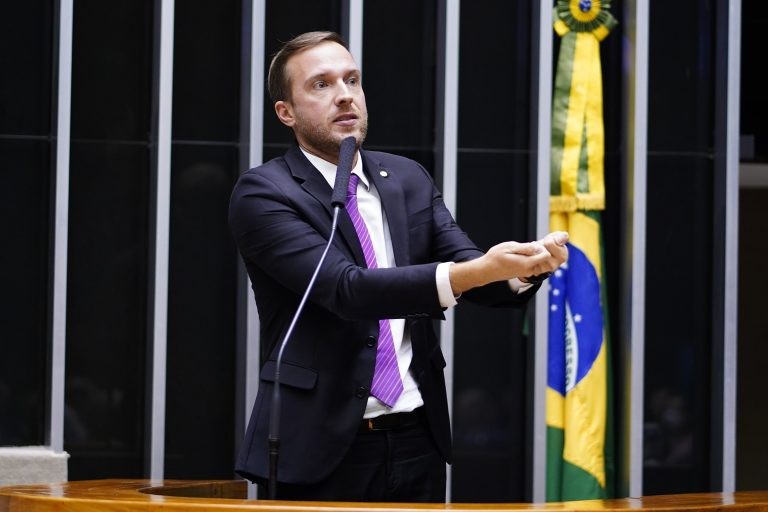 Vinicius Poit, autor do projeto de lei - (Foto: Pablo Valadares/Câmara do Deputados)