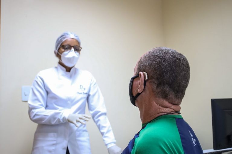 Pelo projeto vetado, a surdez unilateral total é tratada como deficiência auditiva - (Foto: Marco Santos/Agência Pará)