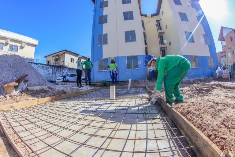 Calçamento de conjunto habitacional em Belém (PA) - (Foto: Marco Nascimento/Agência Pará)