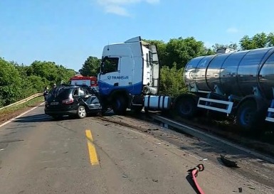 Quatro pessoas morrem em acidente de trânsito na ERS 135 em Passo Fundo