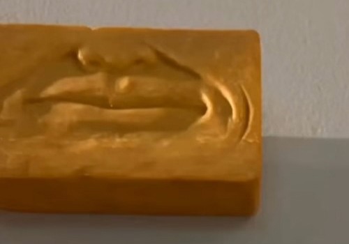 Detalhes de obra que faz parte da exposição (Crédito: Bigorna/Instagram)