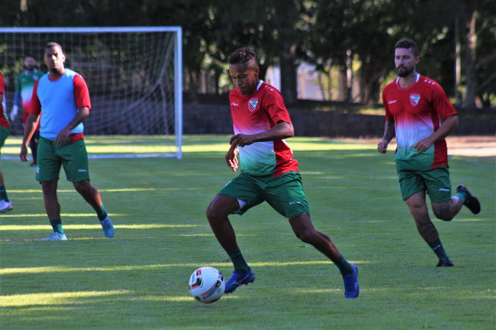 Experiente atacante Soares, ex-Grêmio, defende as cores do Atlético Catarinense / Foto: Kévin Sganzerla