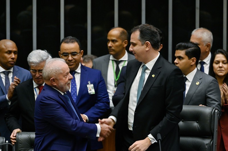 Pacheco, com Lula, na posse do presidente: o Congresso merece respeito porque tem compromisso com as soluções para o país - Leopoldo Silva/Agência Senado