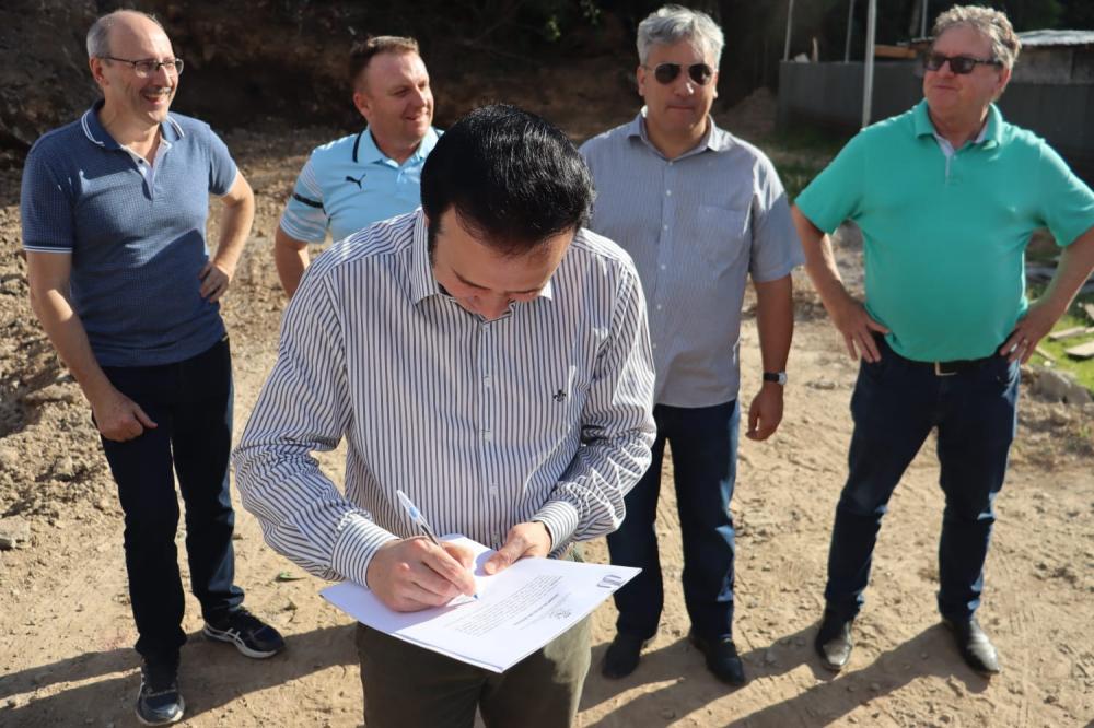 A solenidade contou com a presença do Prefeito Municipal, Fabiano Feltrin, de Secretários Municipais, vereadores e da comunidade. Crédito: Divulgação