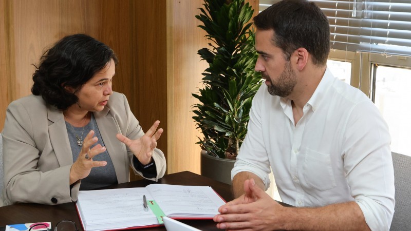 Leite empossa Pricilla, primeira mulher a conduzir a Secretaria da Fazenda -Foto: Itamar Aguiar/Palácio Piratini
